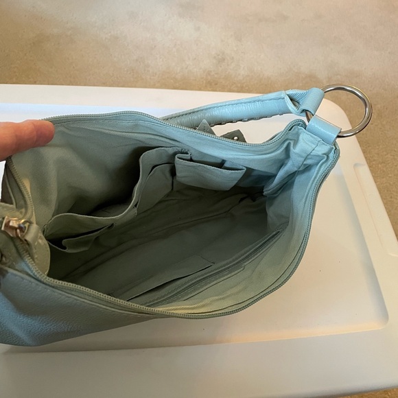 Elegant Blue Leather Handbag - Picture 3 of 3